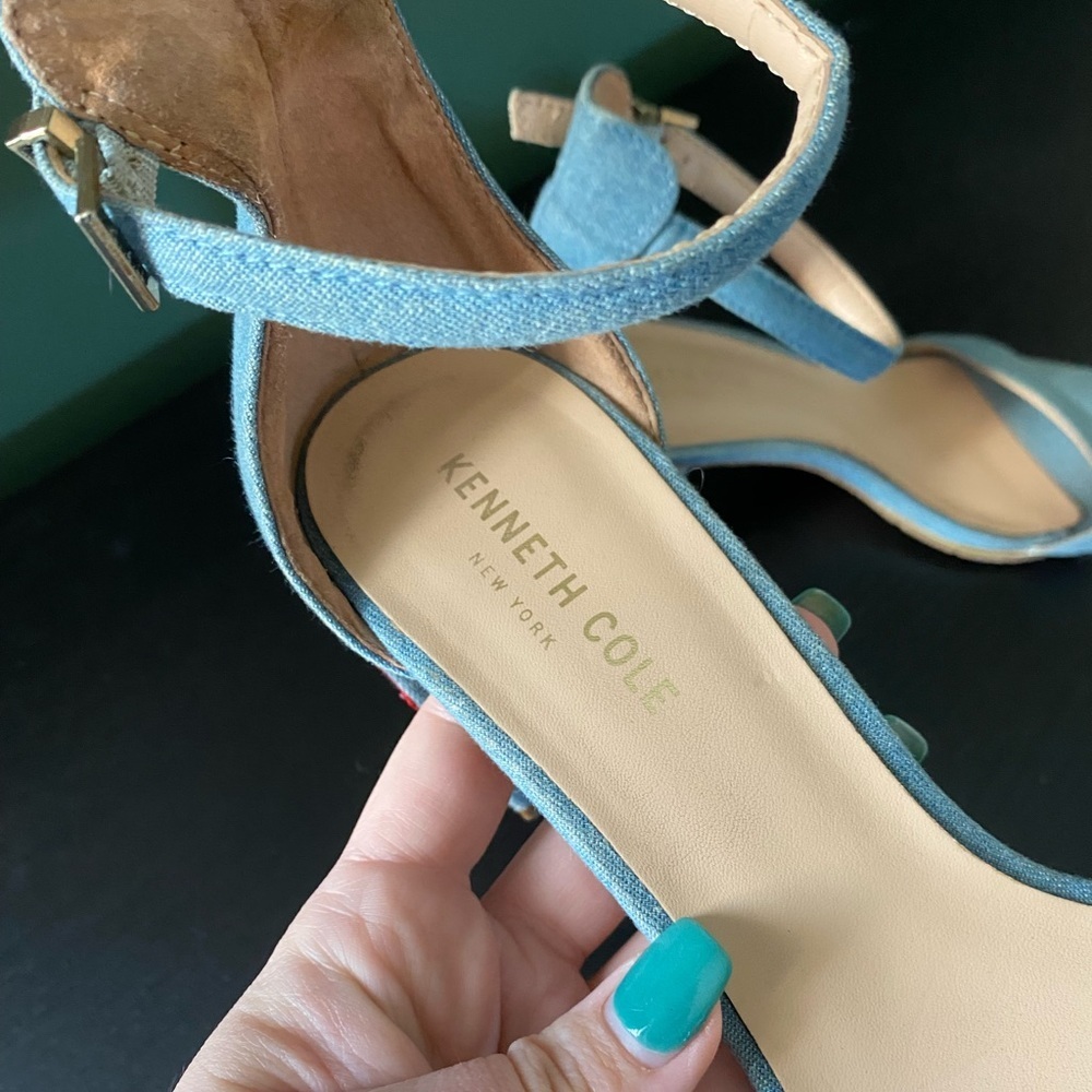 Kenneth Cole | Lisa Embroidered Heel - Picture 4 of 6
